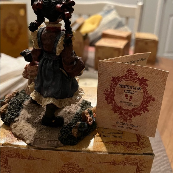 Boyds Yesterday's Child Natalie with Joy…Sunday School - Picture 11 of 15